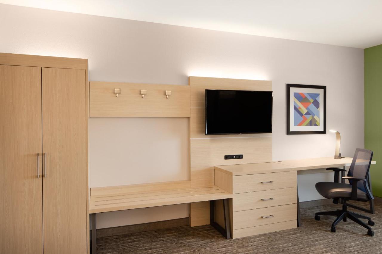 Holiday Inn Express & Suites Ft Myers Beach-Sanibel Gateway By Ihg Fort Myers Beach Dış mekan fotoğraf